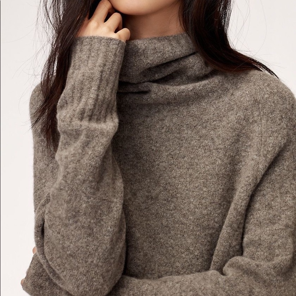 ✨Sold✨ Aritzia Community Plutarch Sweater - Picture 2 of 12